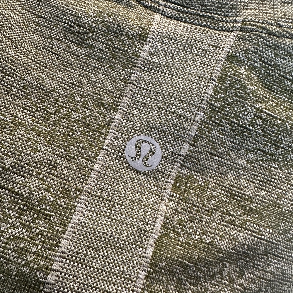 Lululemon Run Swiftly Tech Short Sleeve Sz 10 - image 4